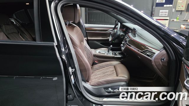 BMW 7 Series (G11) 730Ld xDrive Design Pure Excellence 2020 — фото 11