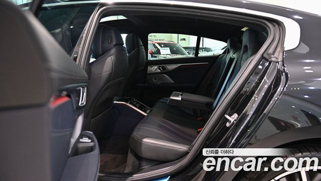 BMW 8 Series (G15) M850i xDrive Gran Coupe 2023 — фото 10
