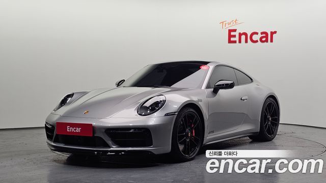 Porsche 911 (992) Carrera 4 GTS