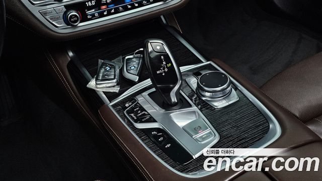 BMW 7 Series (G11) 740Li xDrive M Sport Package 2017 — фото 9