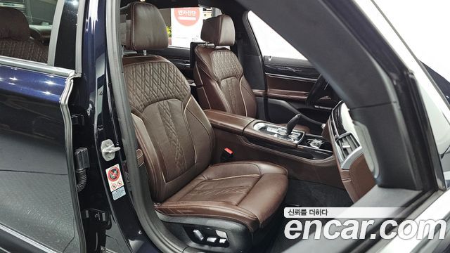 BMW 7 Series (G11) 740Li xDrive M Sport Package 2017 — фото 10