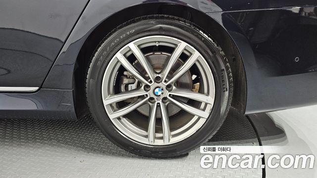 BMW 7 Series (G11) 740Li xDrive M Sport Package 2017 — фото 21