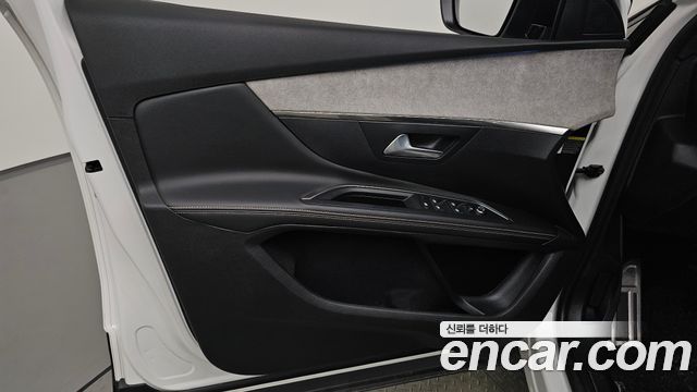 Peugeot 5008 (II) 1.2 Pure Tech GT 2022 — фото 24