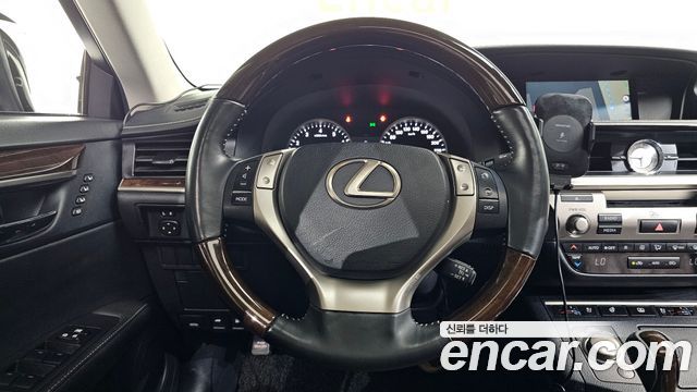 Lexus ES350 Executive XV60 2015 — фото 17