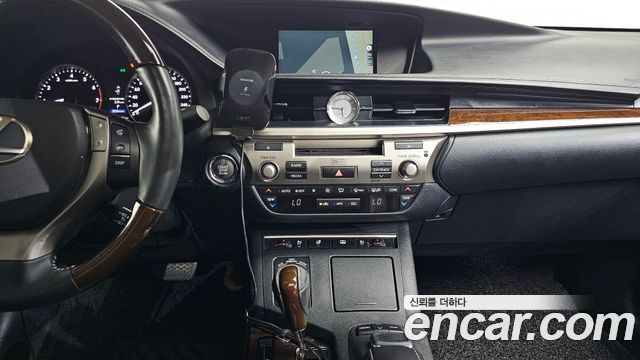 Lexus ES350 Executive XV60 2015 — фото 18