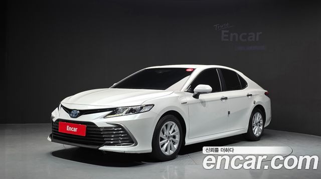 Toyota Camry (XV70) 2.5 LE Hybrid 2022 — фото 1