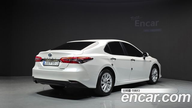 Toyota Camry (XV70) 2.5 LE Hybrid 2022 — фото 2