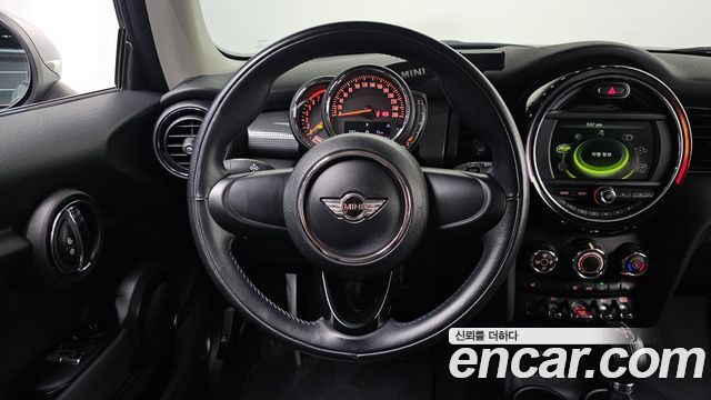 MINI Cooper Standard Third Generation 2018 — фото 13