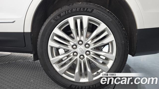 Cadillac XT5 3.6 Premium Plus AWD 2018 — фото 21