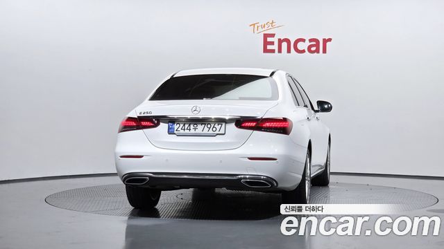 Mercedes-Benz E-Class (W213) E250 Exclusive 2023 — фото 4