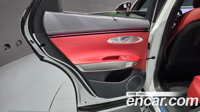 Genesis GV70 2.5T Gasoline 2WD 2025 — фото 25