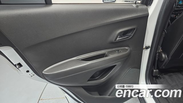 Chevrolet Trax 1.4 Premier 2019 — фото 25