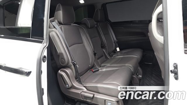 Honda Odyssey 3.5 5th 2022 — фото 16