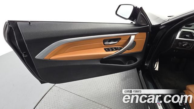 BMW 4 Series (F32) 430i M Sport Convertible 2020 — фото 24