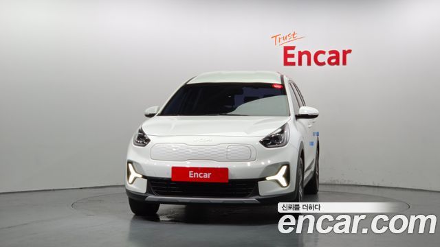 Kia Niro Plus Air 2024 — фото 3
