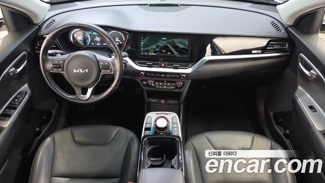 Kia Niro Plus Air 2024 — фото 7