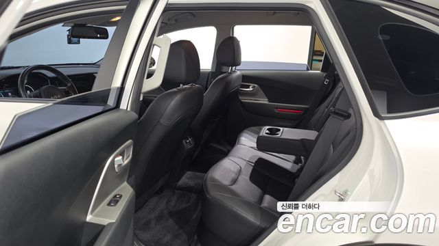 Kia Niro Plus Air 2024 — фото 11