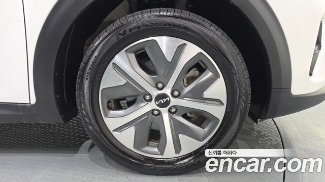 Kia Niro Plus Air 2024 — фото 21