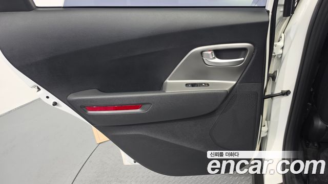 Kia Niro Plus Air 2024 — фото 25