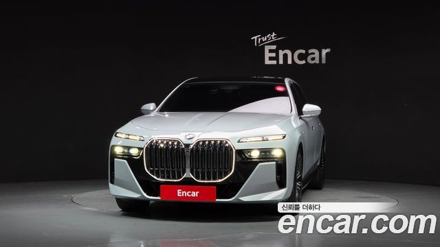BMW 7 Series (G70) 740i sDrive M Sport 2023 — фото 2