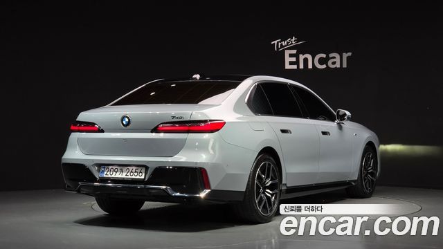 BMW 7 Series (G70) 740i sDrive M Sport 2023 — фото 3