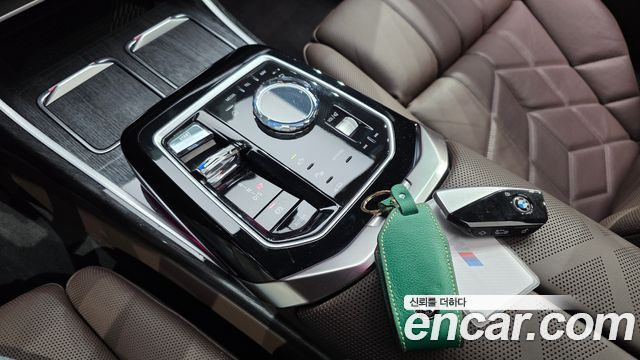 BMW 7 Series (G70) 740i sDrive M Sport 2023 — фото 17