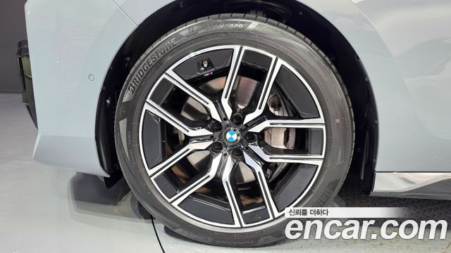 BMW 7 Series (G70) 740i sDrive M Sport 2023 — фото 23
