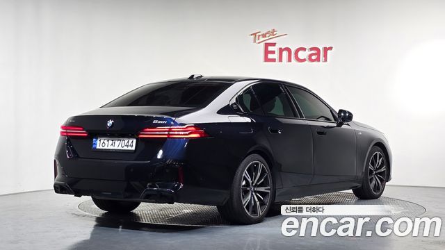 BMW 5 Series (G60) 530i xDrive M Sport 2024 — фото 2