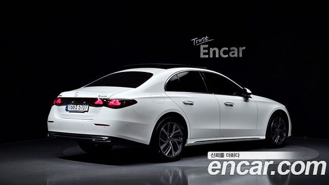 Mercedes-Benz E-Class (W214) E220d 4MATIC Exclusive 2024 — фото 2