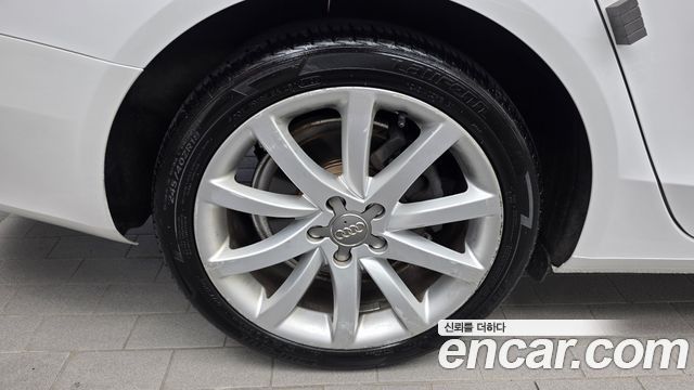 Audi A4 30 TDI Dynamic B8 2015 — фото 5