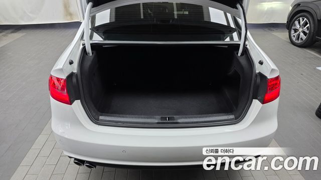 Audi A4 30 TDI Dynamic B8 2015 — фото 20