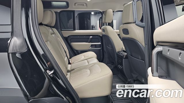 Land Rover Defender (L663) 110 D240 SE 2020 — фото 11