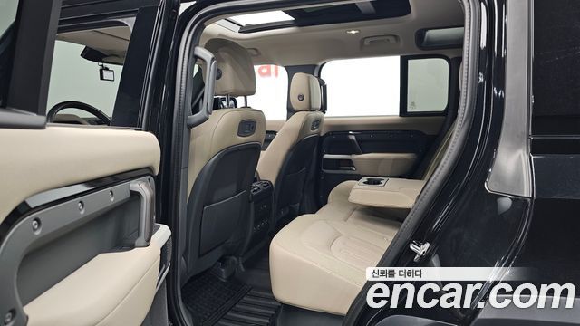 Land Rover Defender (L663) 110 D240 SE 2020 — фото 12
