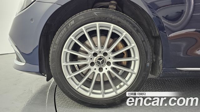 Mercedes-Benz E-Class (W213) E220d 4MATIC Exclusive 2021 — фото 5