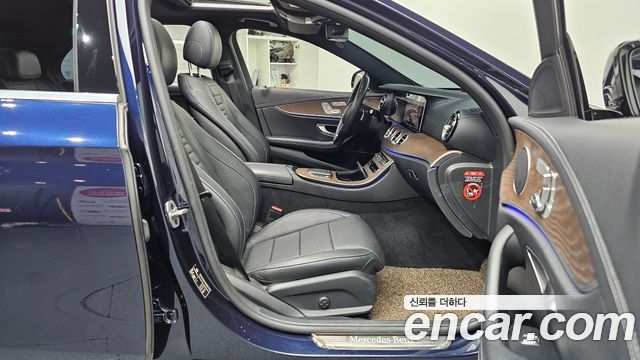 Mercedes-Benz E-Class (W213) E220d 4MATIC Exclusive 2021 — фото 11