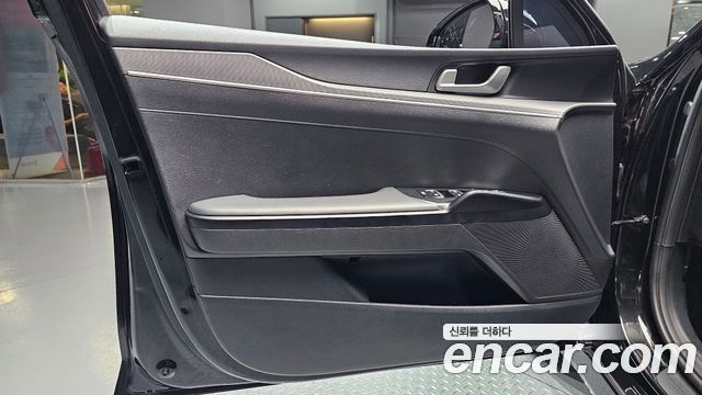 Kia K5 (III) 1.6 Turbo Prestige 2022 — фото 24
