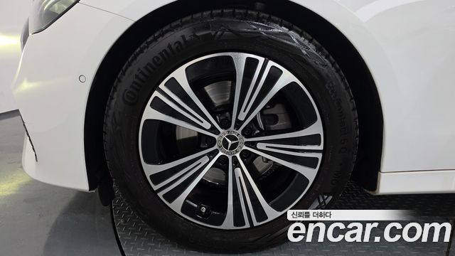 Mercedes-Benz E-Class (W214) E200 Avantgarde 2025 — фото 5