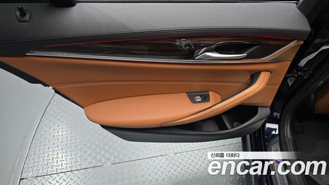 BMW 5 Series (G30) 520i M Sport 2021 — фото 25