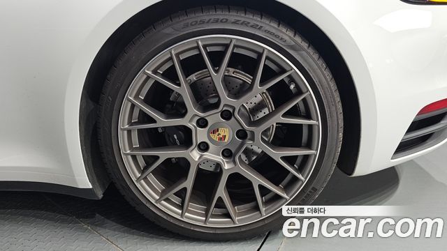 Porsche 911 (992) Carrera 4 Cabriolet 2021 — фото 27