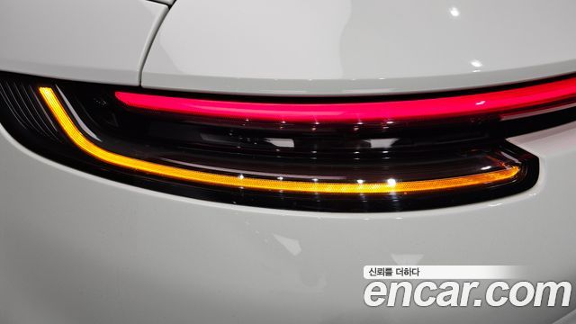 Porsche 911 (992) Carrera 4 Cabriolet 2021 — фото 29