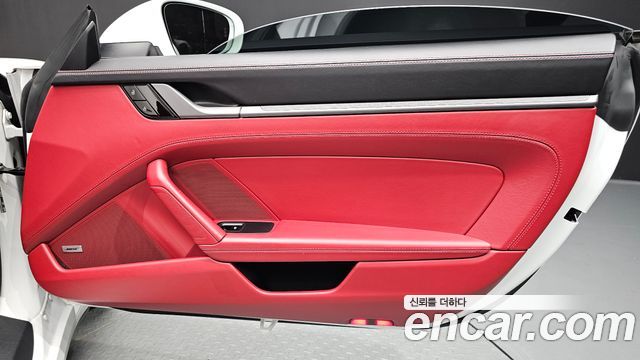 Porsche 911 (992) Carrera 4 Cabriolet 2021 — фото 31