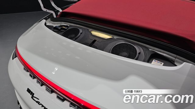 Porsche 911 (992) Carrera 4 Cabriolet 2021 — фото 38