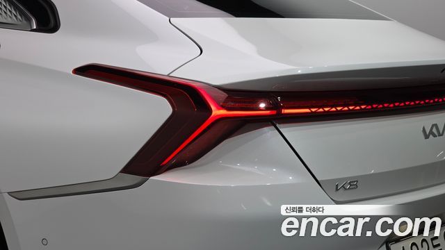 Kia K8 2.5 Gasoline 2WD Signature 2023 — фото 23