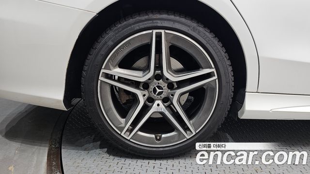 Mercedes-Benz C-Class (W205) C200 AMG Line 2021 — фото 5