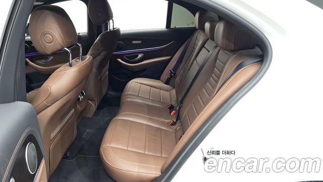 Mercedes-Benz E-Class (W213) E250 AMG Line 2023 — фото 11