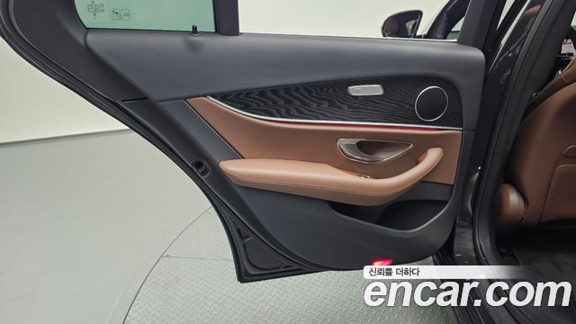 Mercedes-Benz E-Class (W213) E250 Avantgarde 2023 — фото 25