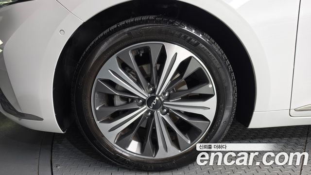 Kia K8 Hybrid Signature 2023 — фото 5