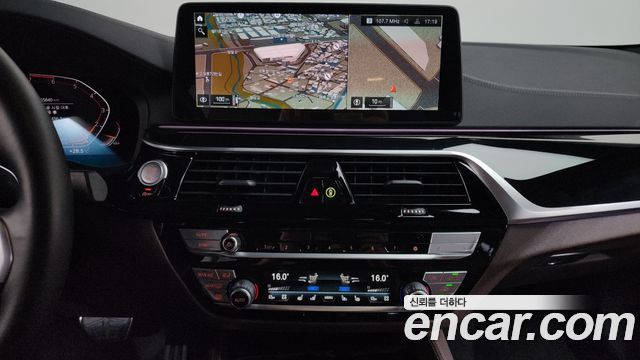 BMW 5 Series (G30) 530i M Sport Package 2022 — фото 16