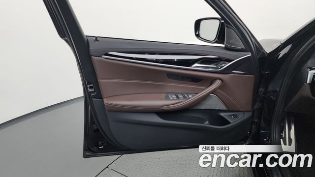 BMW 5 Series (G30) 530i M Sport Package 2022 — фото 30