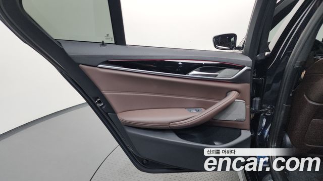 BMW 5 Series (G30) 530i M Sport Package 2022 — фото 31